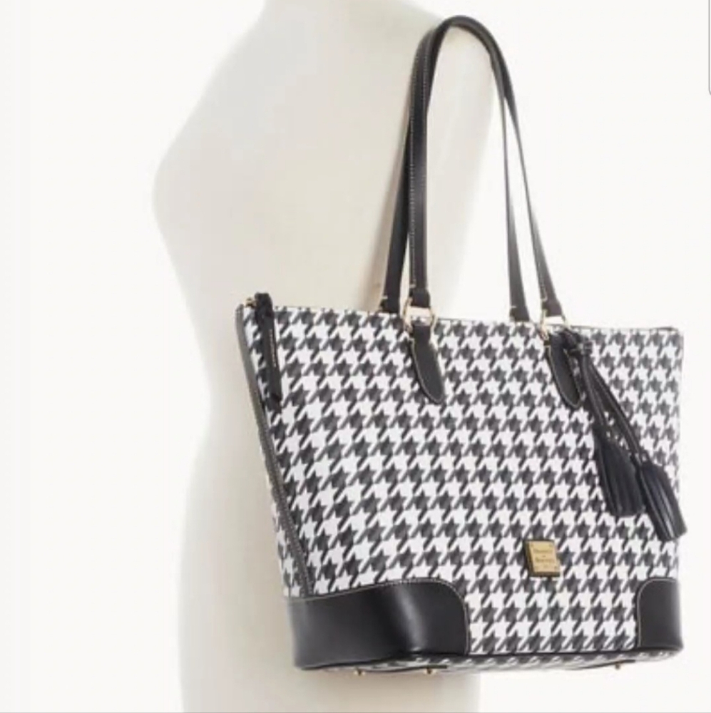 Dooney & Bourke Houndstooth Career tote NWOT